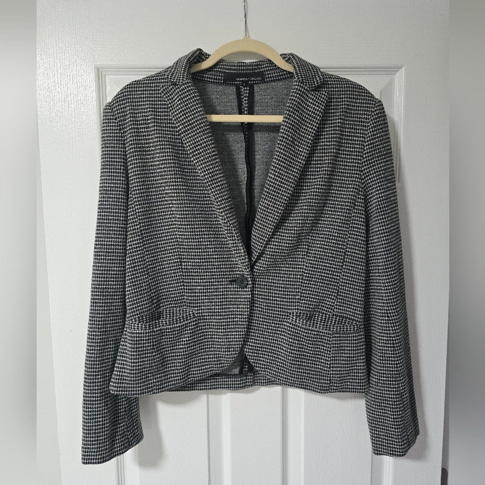 Amanda & Chelsea Black and White Houndstooth Blazer